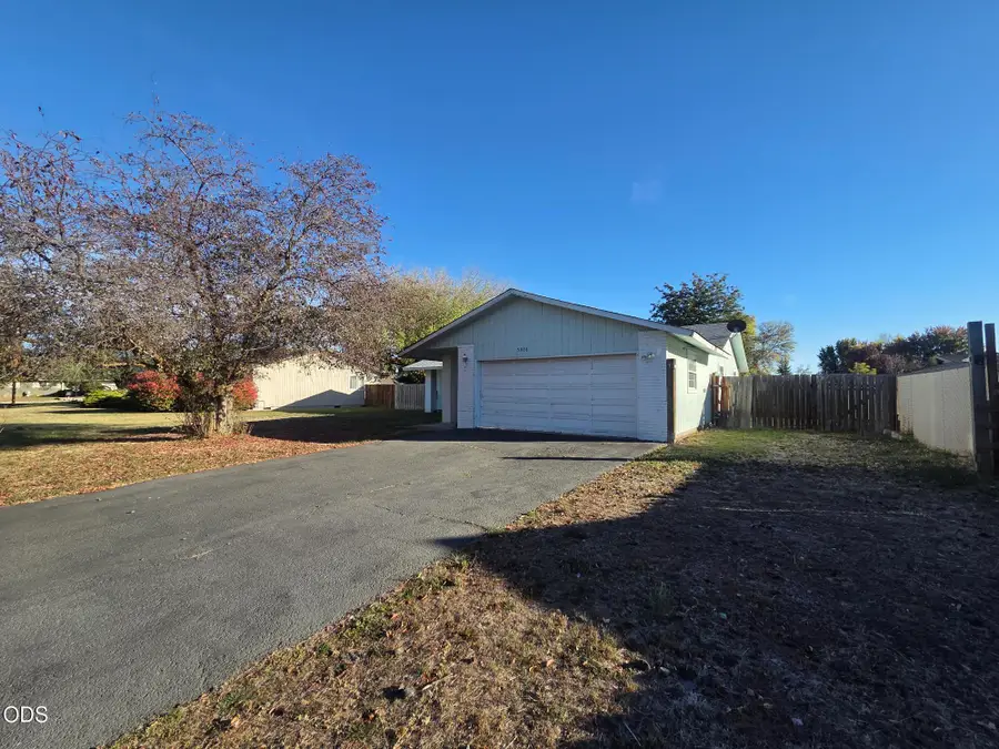 5076 Southview Drive, Klamath Falls, OR 97603 - #2