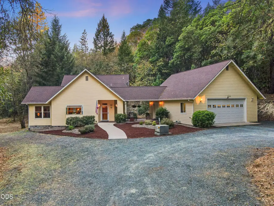 780 Pinecrest Drive, Grants Pass, OR 97526 - #2