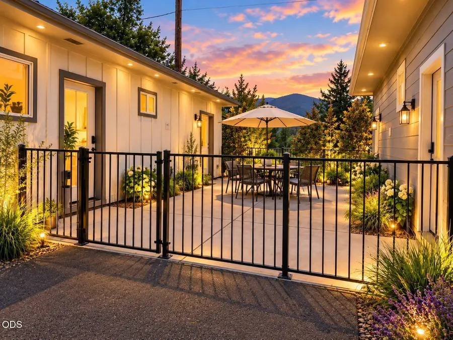 166 N. Mountain Ave., Ashland, OR 97520 - #2