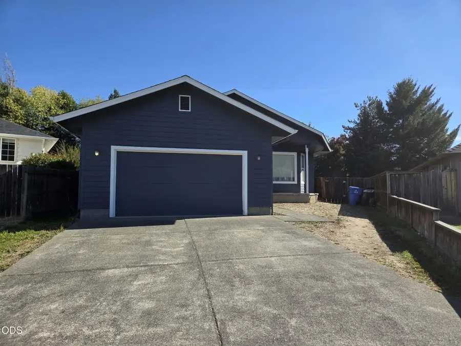 1354 Forestview Drive, Grants Pass, OR 97527 - #2
