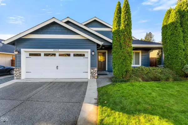 2225 Esther Lane, Grants Pass, OR 97527