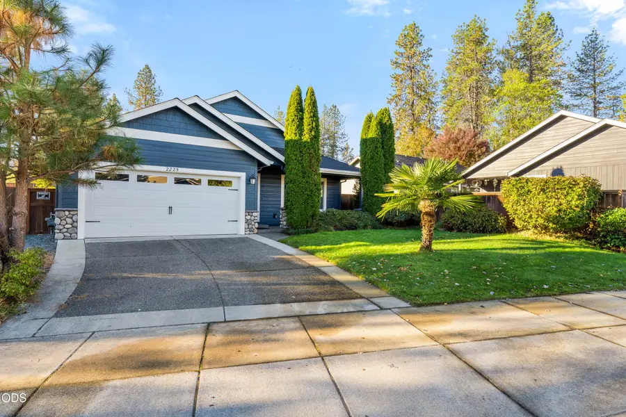 2225 Esther Lane, Grants Pass, OR 97527 - #2