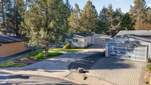 1075 SE Valleywood Place, Bend, OR 97702