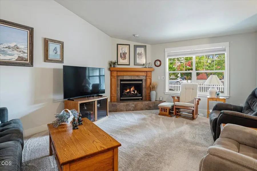 2415 NW 13th Street, Redmond, OR 97756 - #3