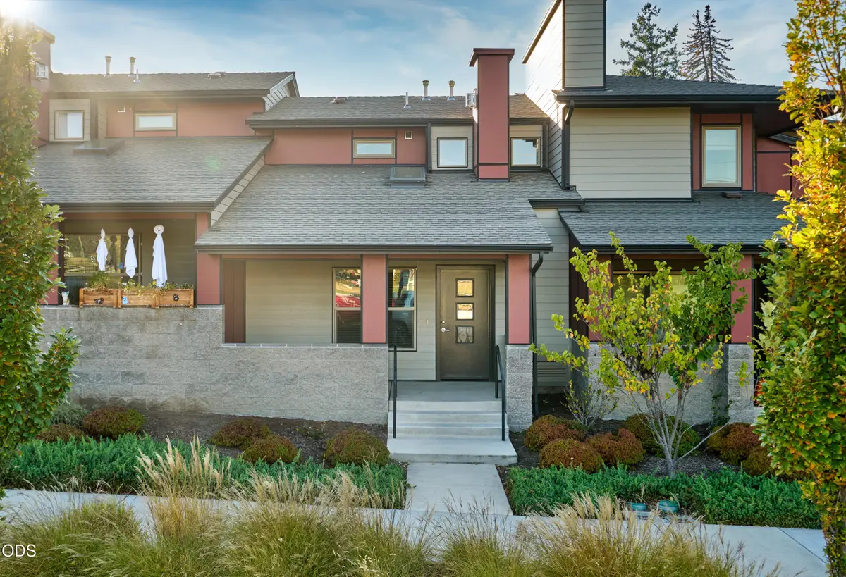 25 S Mountain Avenue, Ashland, OR 97520 - #1