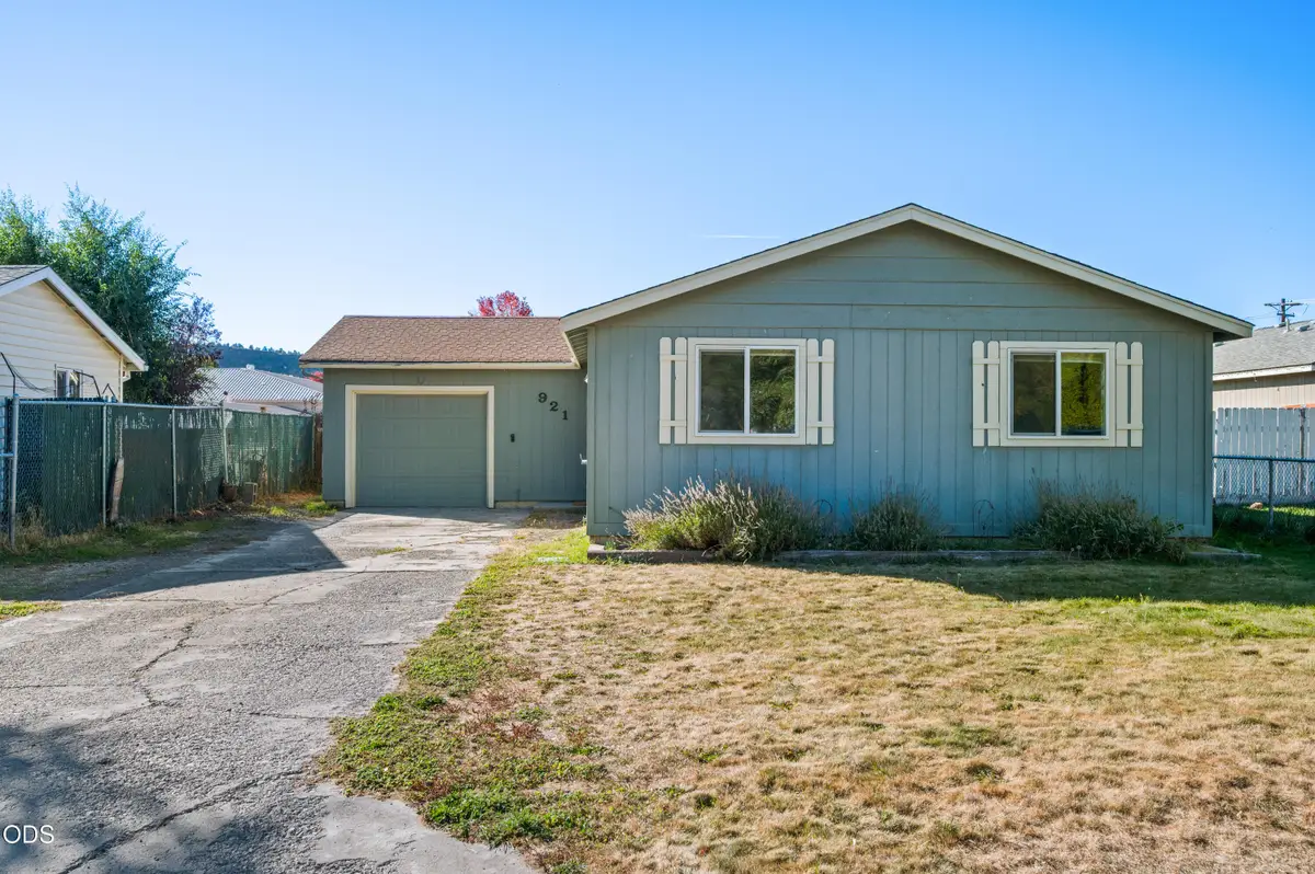 921 SE Algonquian Court, Prineville, OR 97754 - #1