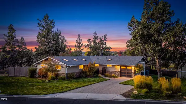 1233 SW Canyon Drive, Redmond, OR 97756