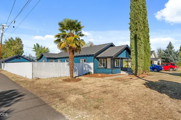 13 Kenwood Avenue, Medford, OR 97501