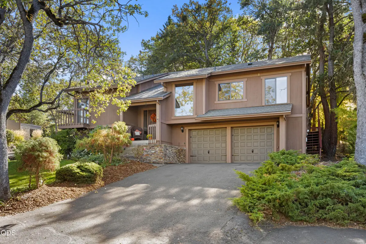 2586 Freedom Way, Medford, OR 97504 - #1