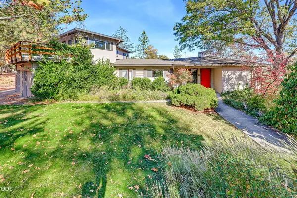 160 Timberlake Drive, Ashland, OR 97520