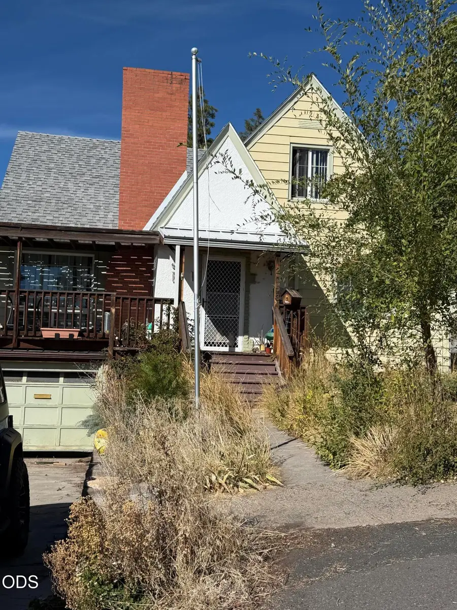 2053 Lawrence Street, Klamath Falls, OR 97601 - #2