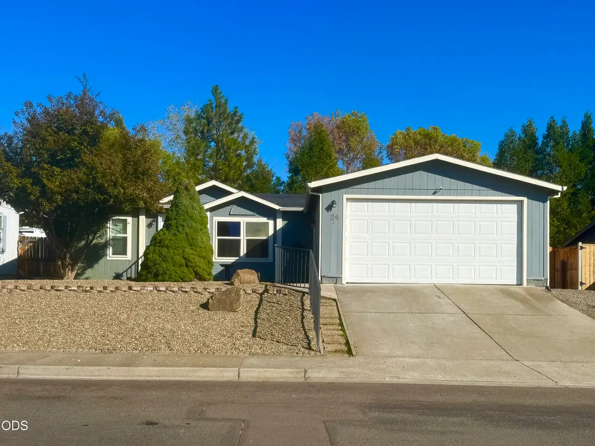 24 Bridgeport Drive, Eagle Point, OR 97524 - #1