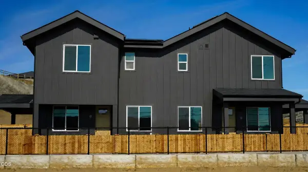 1501 NE Laughlin Road #8, Prineville, OR 97754