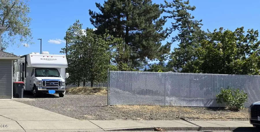 1012 Sunrise Way, Central Point, OR 97502 - #2
