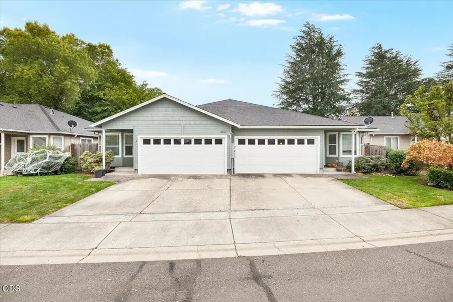 3152 Forest Hills Drive, Medford, OR 97504 - #3