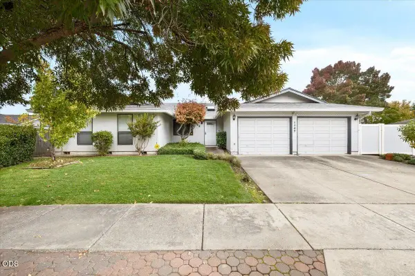 1249 La Loma Drive, Medford, OR 97504