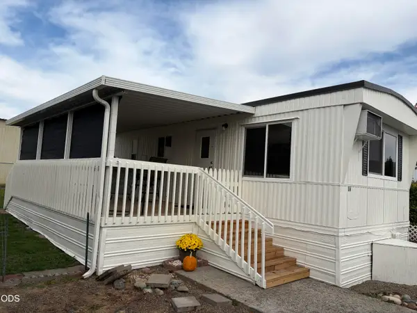 2325 NW Highland Avenue #16, Grants Pass, OR 97526
