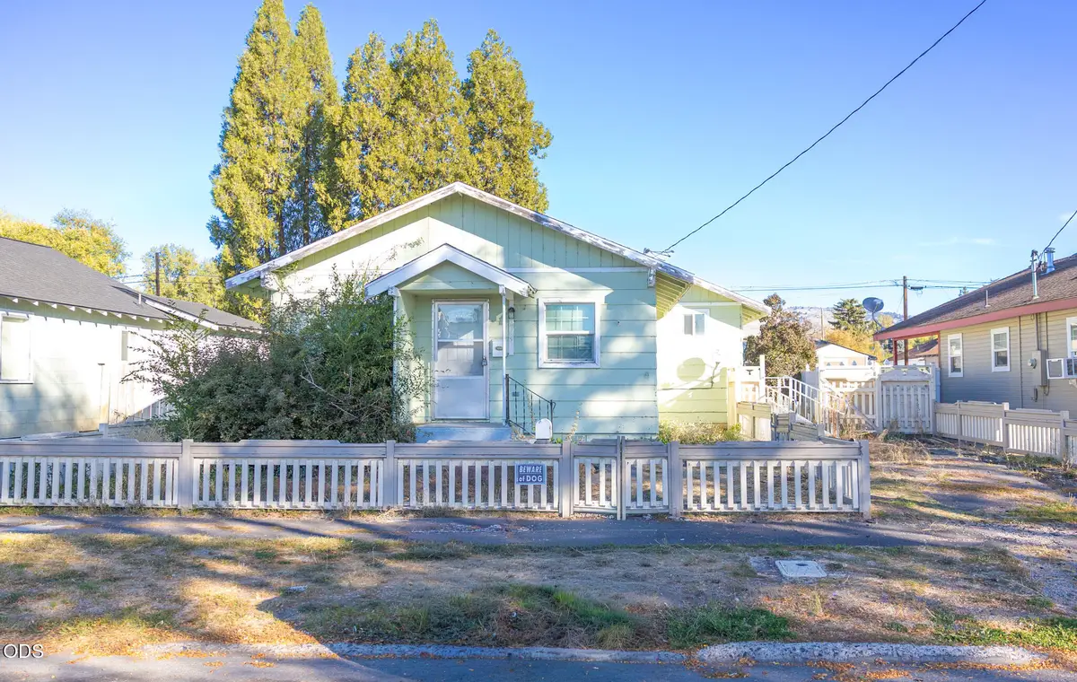 2241 Applegate Avenue, Klamath Falls, OR 97601 - #1