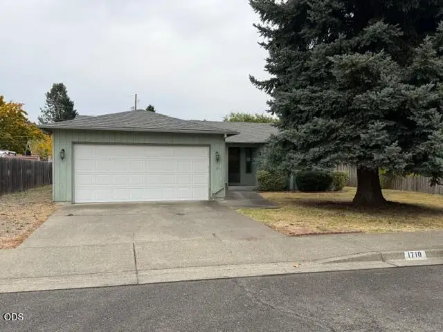 1710 SW Brownell Avenue, Grants Pass, OR 97526 - #1