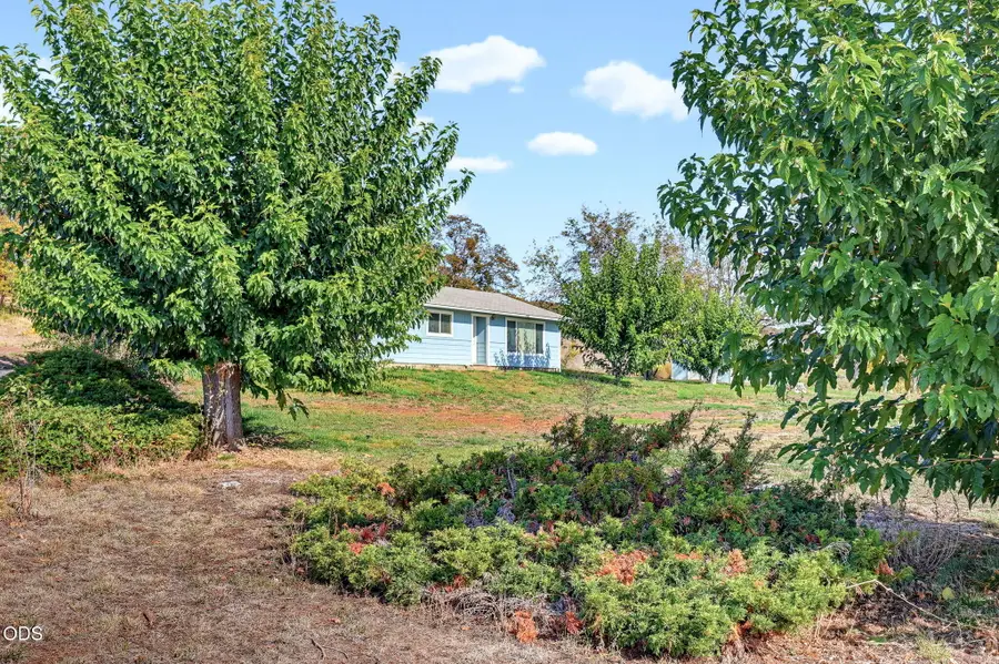 10994 Agate Road, Eagle Point, OR 97524 - #2