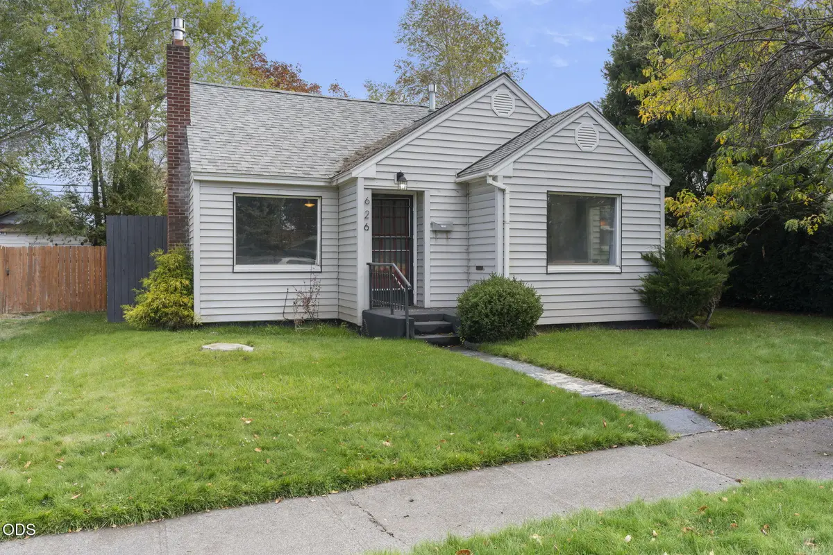 626 SW 11th Street, Redmond, OR 97756 - #1