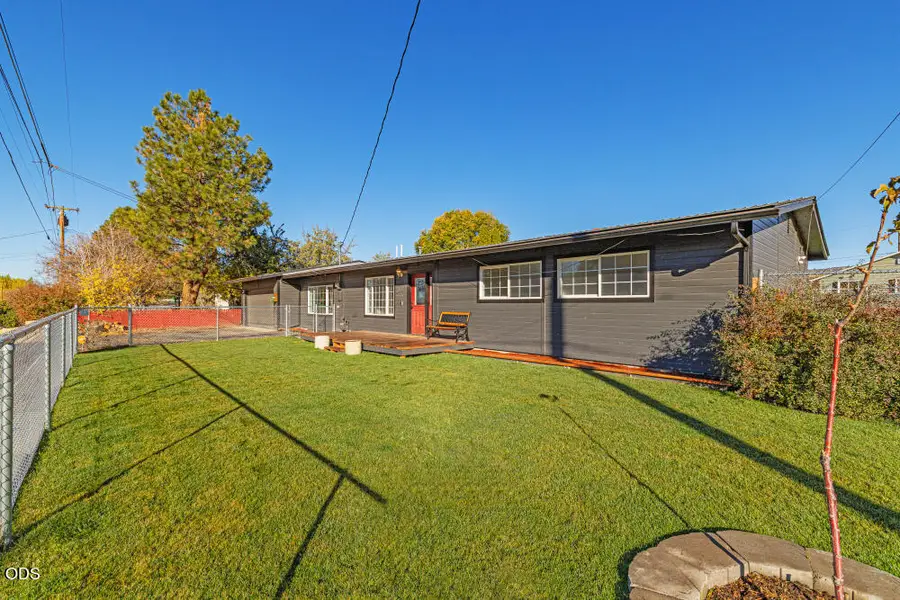 5911 Onyx Avenue, Klamath Falls, OR 97603 - #2