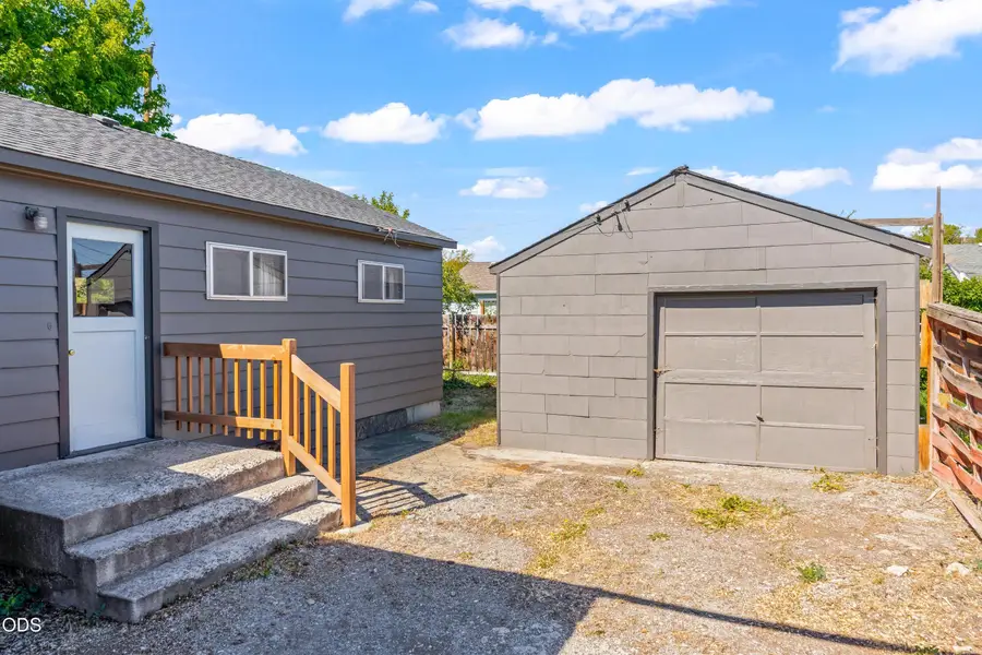 303 SW Deer Street, Prineville, OR 97754 - #3