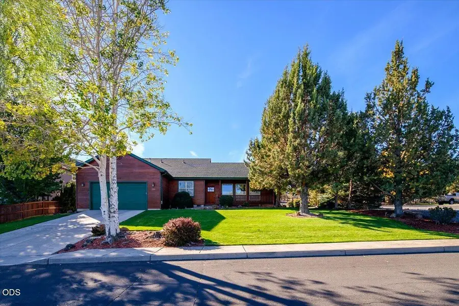 3560 SW Hillcrest Court, Redmond, OR 97756 - #3