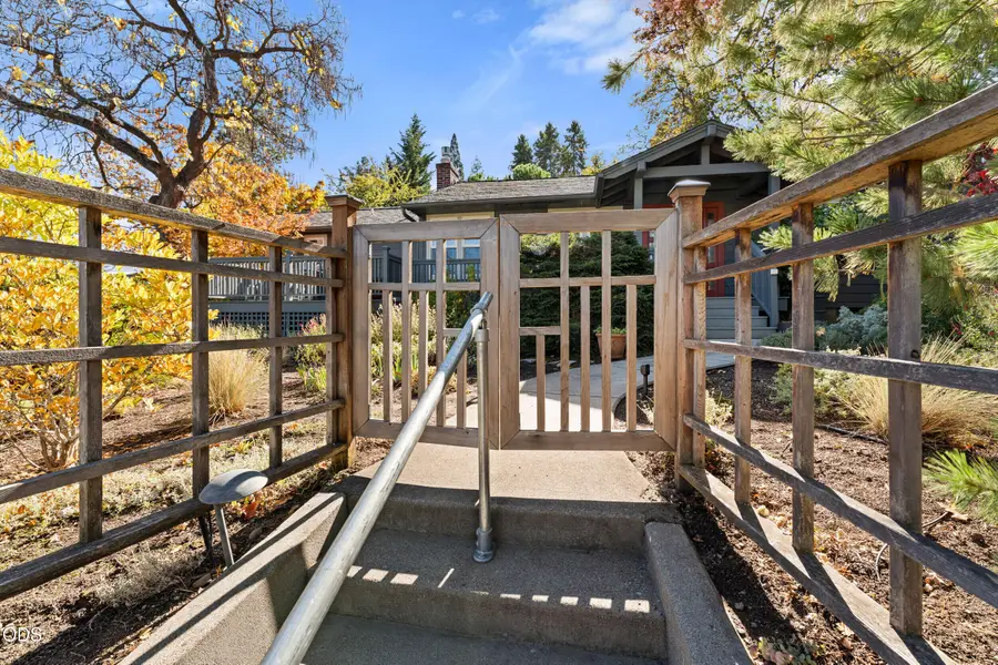 616 Altamont Street, Ashland, OR 97520 - #3