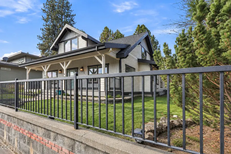 2405 NW Skyline Ranch Road, Bend, OR 97703 - #3