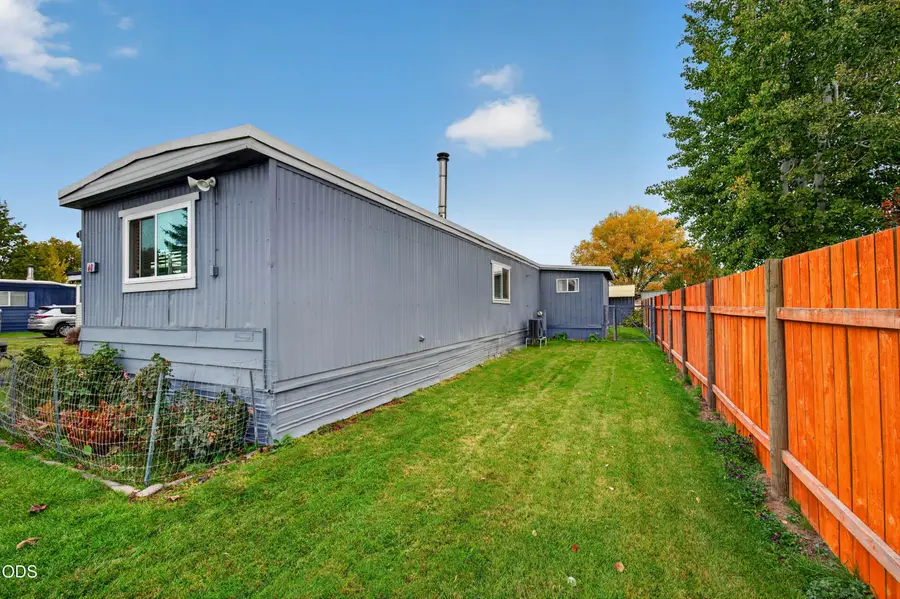 64900 Hunnell Road #UNIT 40, Bend, OR 97703 - #2