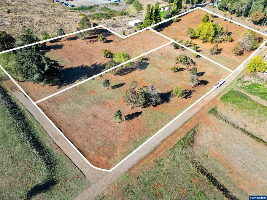 7805  Wildberry Ln, Salem, OR 97306 - Image #2