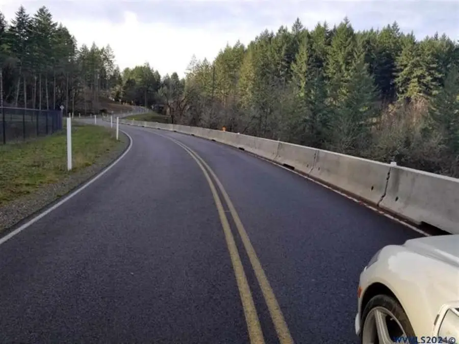 2655 NW Foothill Dr, Corvallis, OR 97330 - Image #2