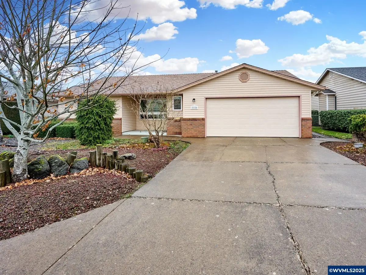 2110  Camellia Wy, Woodburn, OR 97071 - #1
