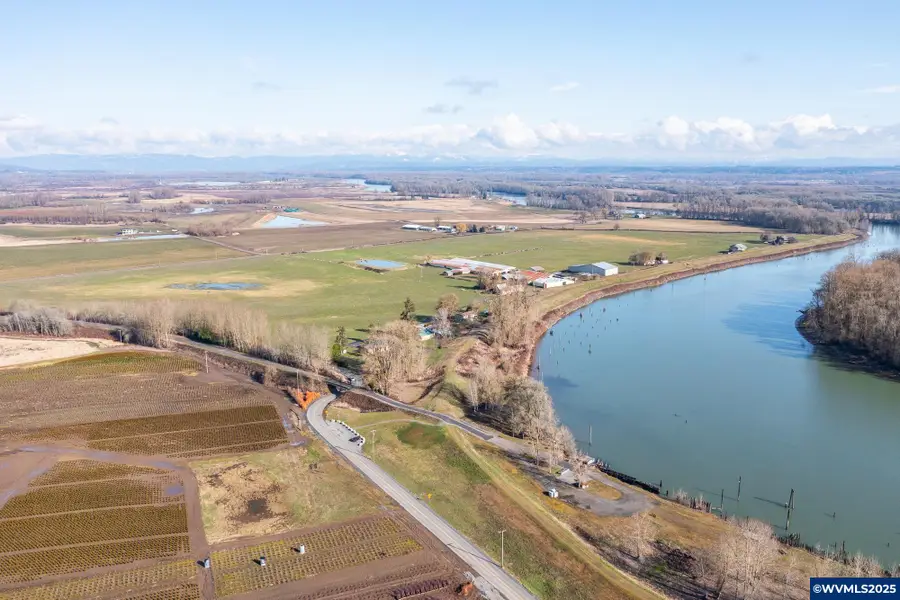 35308  Riverside Ln, Scappoose, OR 97056 - Image #2