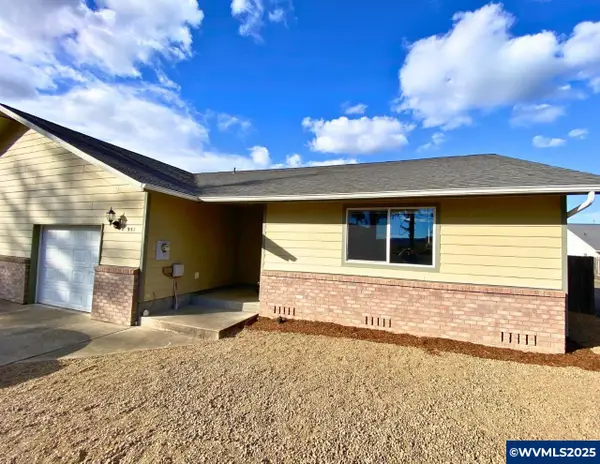 951  Wassom St, Lebanon, OR 97355