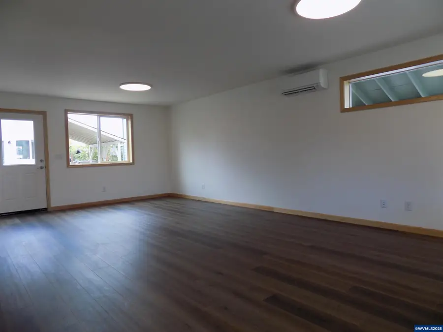 565 SE Firefly Av, Corvallis, OR 97333 - Image #2