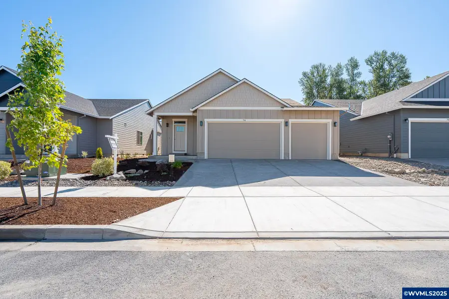 714  Tigerlily St, Silverton, OR 97381 - #2