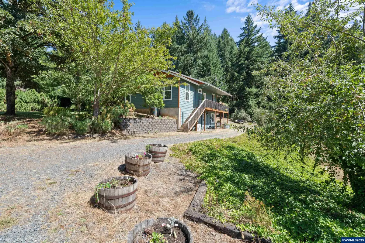 40989  Skyline Dr, Sweet Home, OR 97386 - Image #1