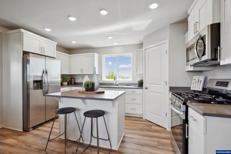 630  Merriott Ln, Woodburn, OR 97071 - Image #2