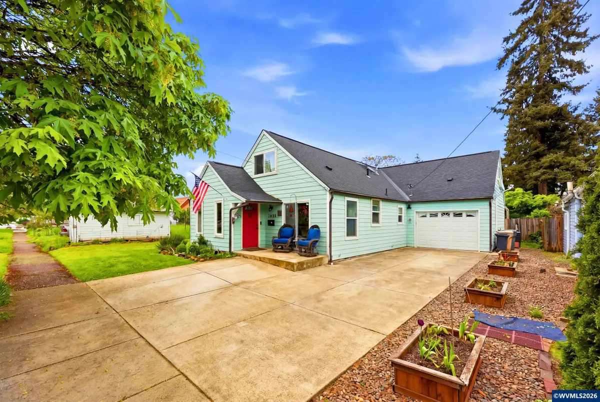 1050 SW Ellis St, Dallas, OR 97338 - #1