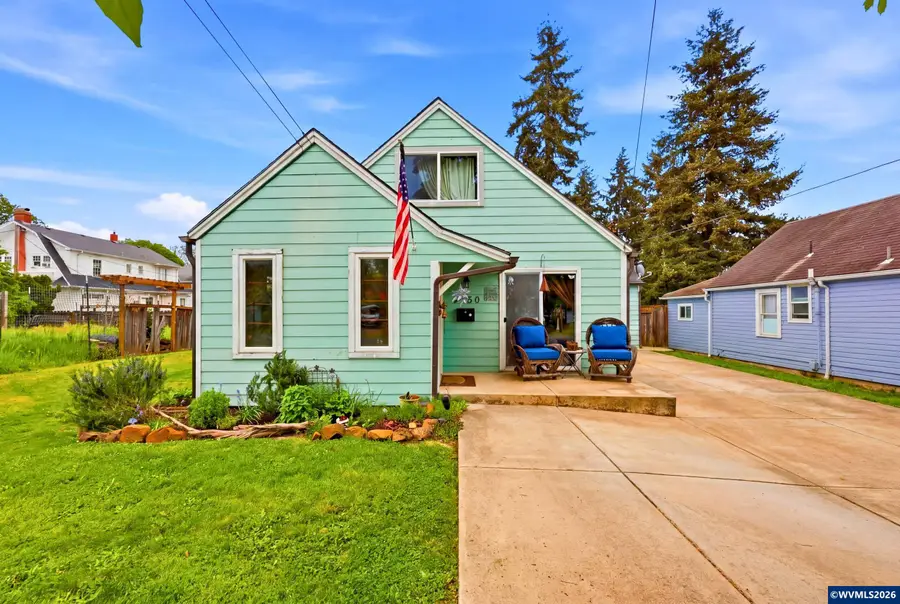 1050 SW Ellis St, Dallas, OR 97338 - #3