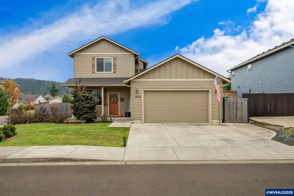 1202  Albatross Ct, Sweet Home, OR 97386