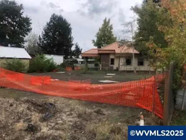 1329  Price Ln NE, Monmouth, OR 97361