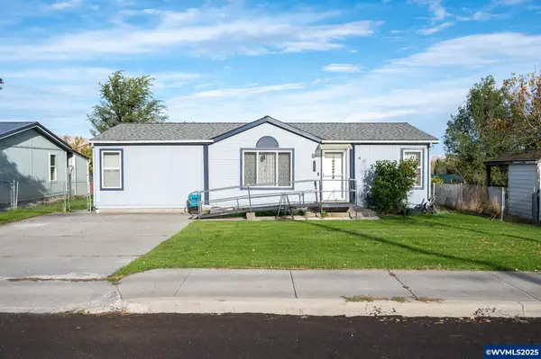 2957 W 10th St, The Dalles, OR 97058