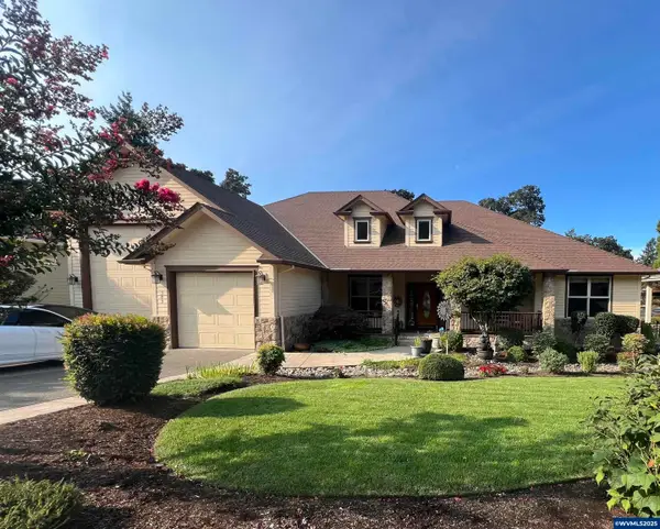 305  Tillicum Dr, Silverton, OR 97381