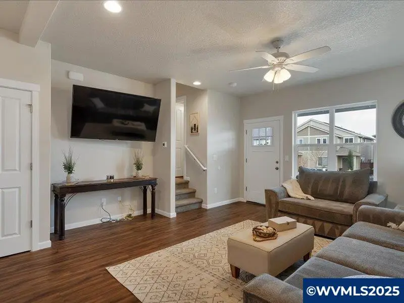 1612 SE Barberry Av, Dallas, OR 97338 - #3