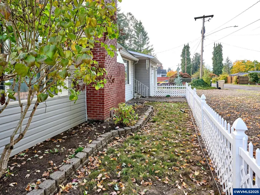 1305  Main St SE, Albany, OR 97322 - Image #2