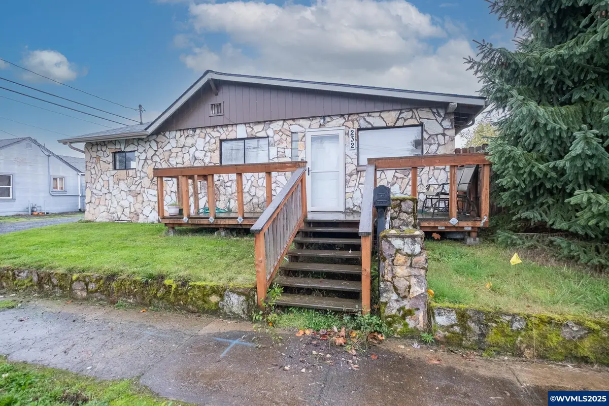 232 E Carolina St, Lebanon, OR 97355 - Image #1