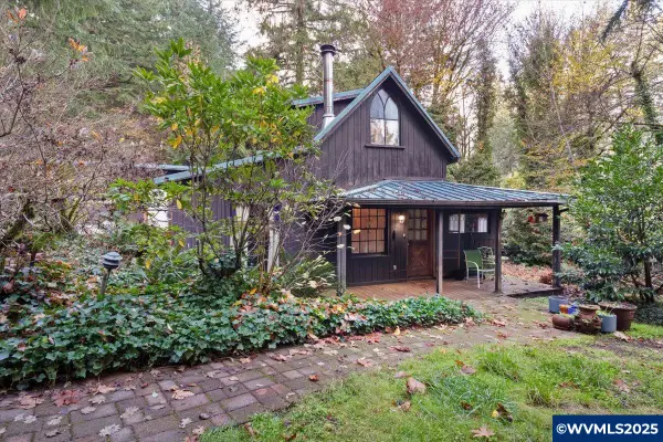 330  Bridge St, Falls City, OR 97344